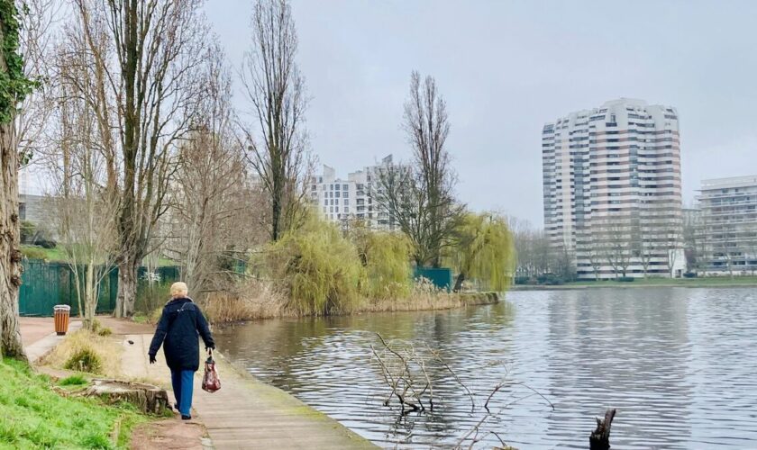 Surf sur le lac de Créteil : coût, écologie… la ville pose ses conditions au projet de vague artificielle