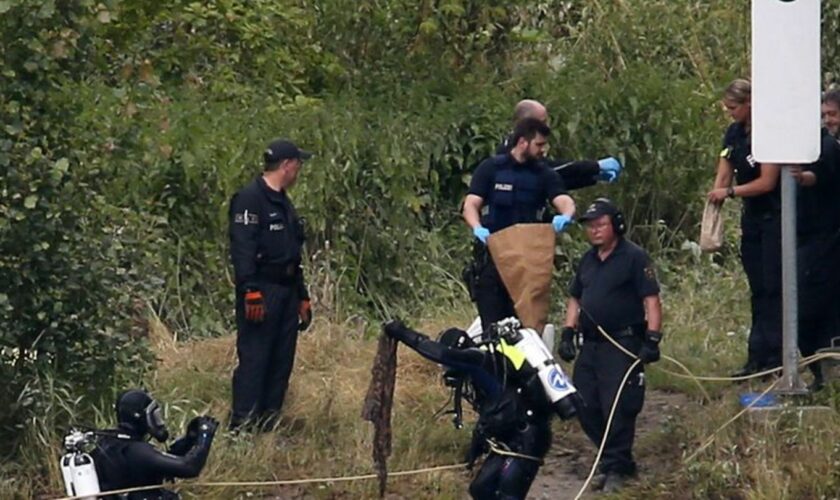 Die Polizei im Einsatz am 19. Juni. Hier fanden sie die tote 15-Jährige (Archiv). Foto: Michael Deines/Promediafoto/dpa