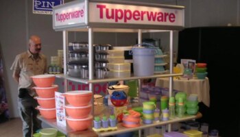 Tupperware en peligro: la Bolsa de Nueva York suspende la cotización de la compañía por temor inminente de quiebra