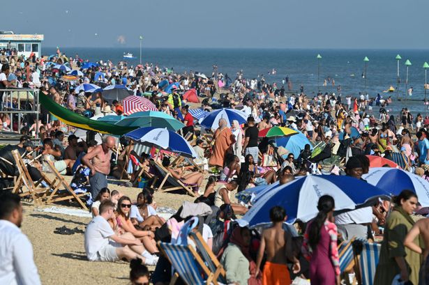 UK weather: Exact time mercury to soar to 24C in high point of warm week ahead