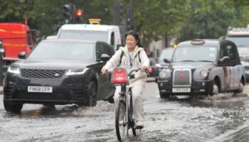 UK weather: Ferocious Atlantic storm shown on its way to Britain with 55mph winds