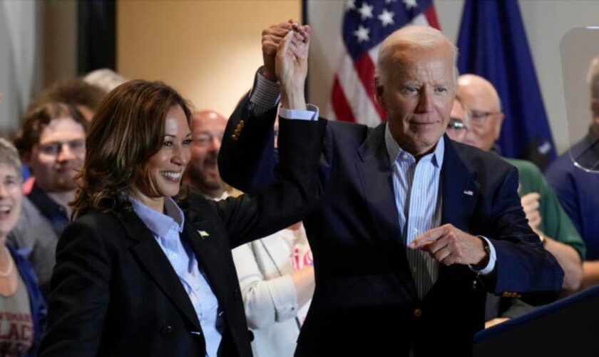 Hand in Hand für den Sieg: US-Präsident Joe Biden und Präsidentschaftskandidatin Kamala Harris beim Wahlkampf in Pittsburgh