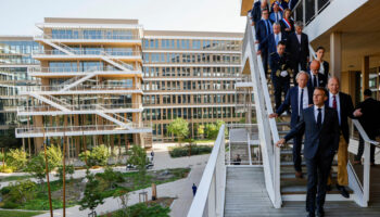 « Une ville forêt » : à Nanterre, Macron a découvert l’Arboretum, « le plus grand campus en bois d’Europe »