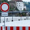 Die Donau schwillt in Passau wieder an. (Archivbild) Foto: Armin Weigel/dpa