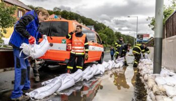 Unwetter in Europa: Stausee in Niederösterreich droht überzulaufen – tschechische Stadt fast komplett überflutet