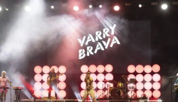 Varry Brava cierra su último festival del verano con la fiesta más hortera