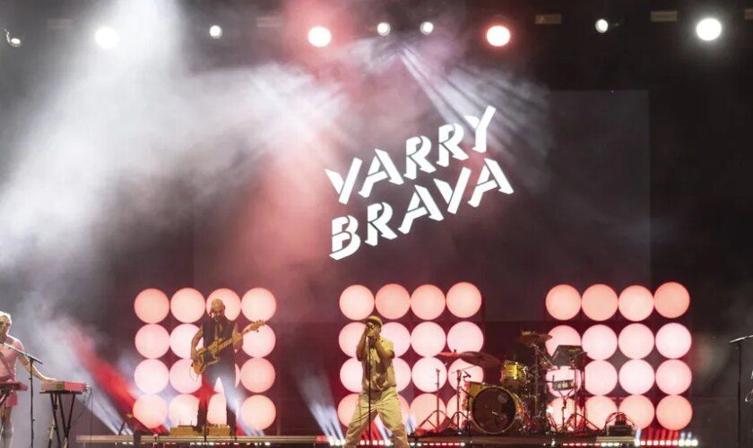 Varry Brava cierra su último festival del verano con la fiesta más hortera