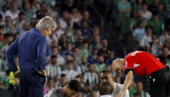 William Carvalho abandonó el partido en camilla y su lesión preocupa en el Betis