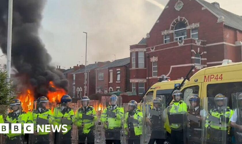 Youngest boy sentenced over UK riots 'chose to be part of angry mob'