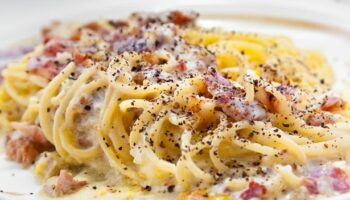 ‘Perfect’ spaghetti carbonara recipe using just five ingredients