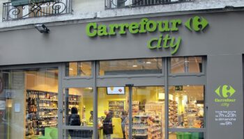 Malgré la loi Toubon, des entreprises françaises multiplient les marques avec des mots anglais (ici, un Carrefour city).