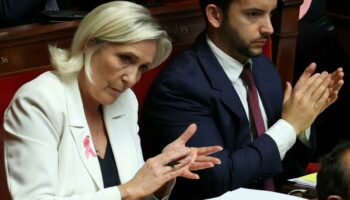 Michel Barnier reprend le programme de Marine Le Pen sur les cartes vitales pour lutter contre la fraude