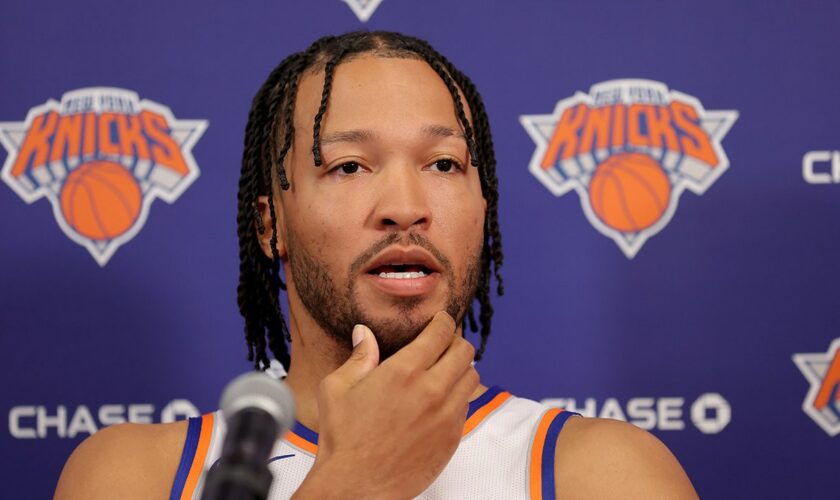 Knicks stars hilariously answer questions about reported blockbuster trade: ‘Who’s Karl?’