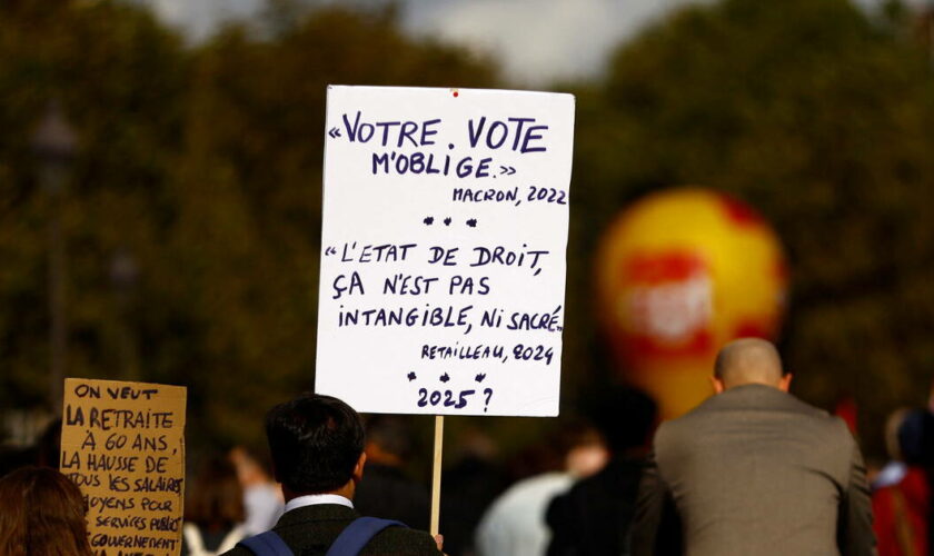 Dans la manifestation parisienne : «Je ne vais pas passer une heure à écouter Barnier»