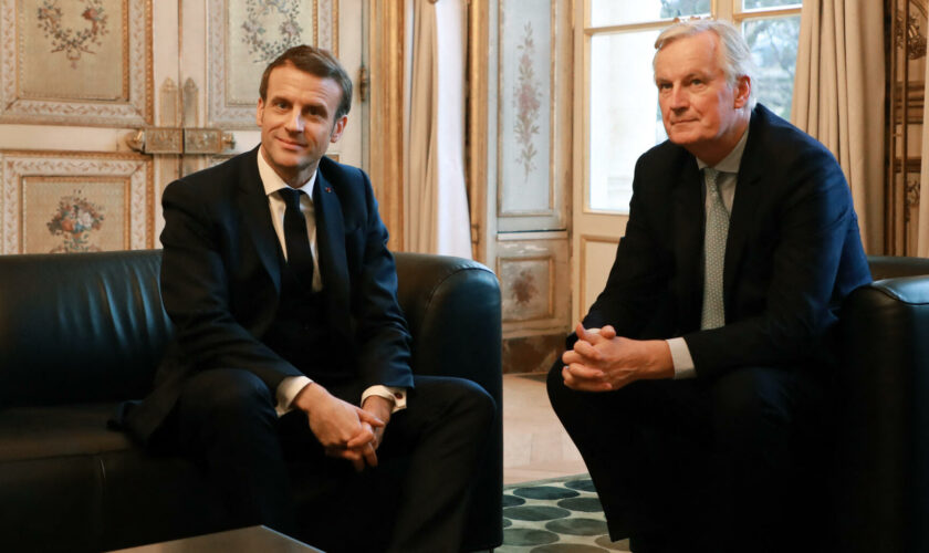 Emmanuel Macron n’est pas fermé à cette idée de Michel Barnier pour redresser les comptes publics mais…