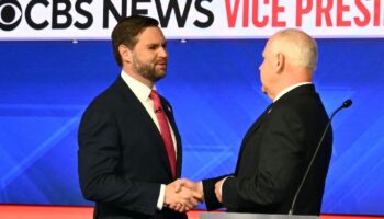 J.D Vance et Tim Walz, lors de leur débat à New York, le 1er octobre 2024