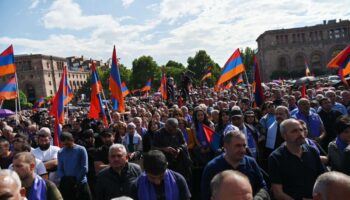 En Arménie, des milliers de manifestants demandent le départ du Premier ministre après des concessions territoriales à l’Azerbaïdjan