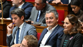 Gouvernement Barnier, en direct : Darmanin menace, un sondage conforte le Premier ministre