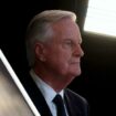 Impôts, retraites : Barnier assume ses « décisions difficiles », quitte à brusquer (encore) les macronistes