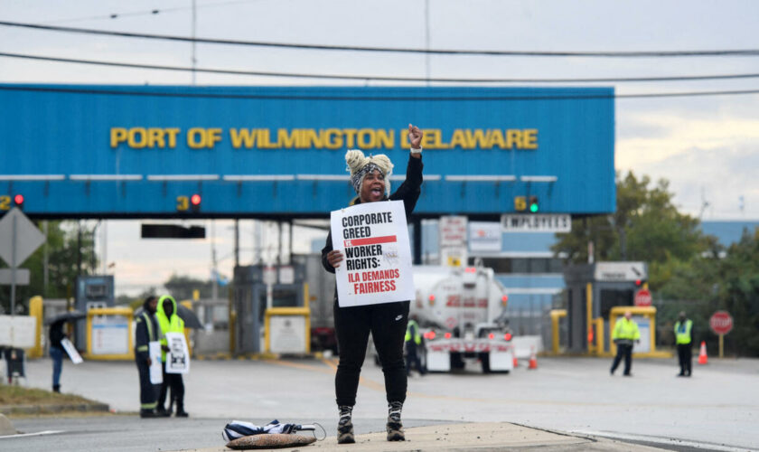 Grève aux États-Unis : les dockers reprennent le travail après un accord de principe