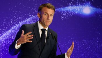 Emmanuel Macron, affaibli en France, est-il encore audible sur la scène internationale ?