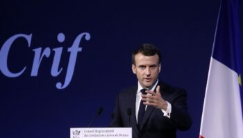 Le président Emmanuel Macron au dîner du Crif au Carrousel du Louvre, le 20 février 2019 à Paris