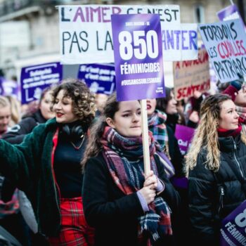 Violences faites aux femmes : le gouvernement promet « un plan de bataille » en novembre