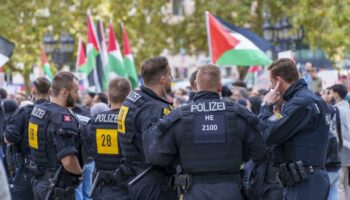 Hamas-Massaker in Israel: Verfassungsschutz warnt vor neuen antisemitischen Demos zum 7. Oktober