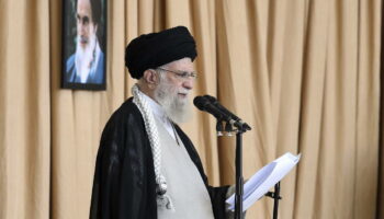 Mort de Michel Blanc, les menaces de l’ayatollah Ali Khamenei, motion de censure contre Michel Barnier… L’actu de ce vendredi 4 octobre