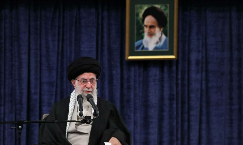 En Iran, une rare prise de parole de l’ayatollah Khamenei attendue après l’attaque contre Israël