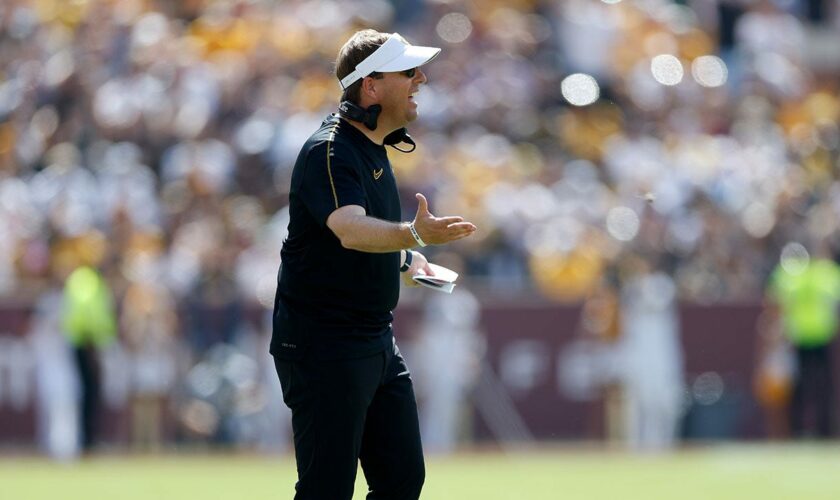 Missouri coach Eliah Drinkwitz addresses upset loss to Texas A&M: 'I apologize to our fans'