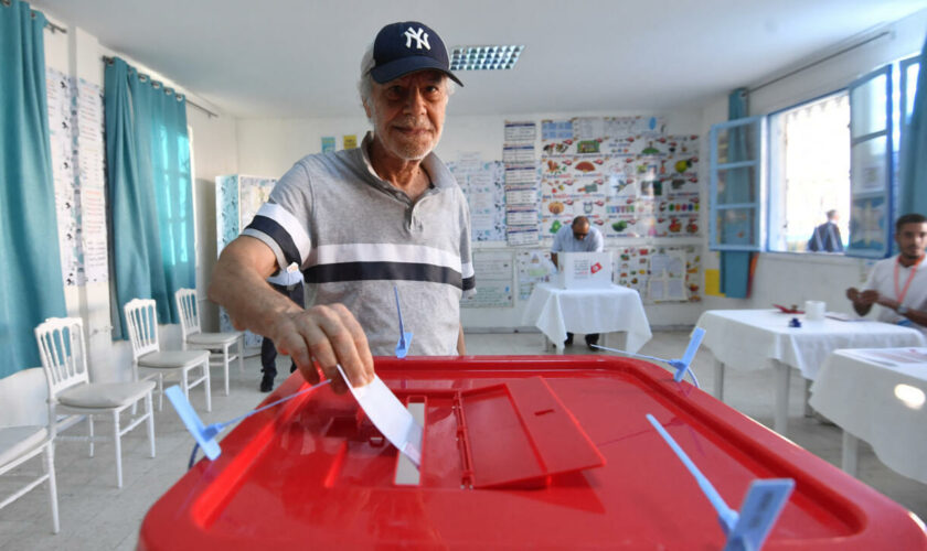 En Tunisie, début d'une élection présidentielle sans suspense