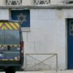 Un véhicule de police devant la synagogue de Rouen, le 17 mai 2024