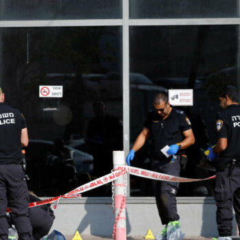 Une attaque attribuée à un Bédouin israélien fait un mort et dix blessés à Beer-Sheva