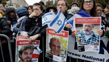 Attaque du 7-octobre : à la manif d’hommage à Paris, les témoignages forts des familles des victimes