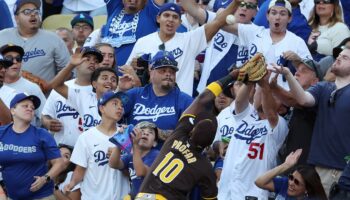 Padres'  Jurickson Profar robs Mookie Betts of home run, stuns Dodgers fans