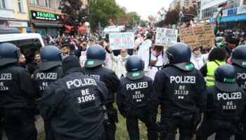 Pro-Palästina-Demo in Berlin nach Ausschreitungen abgebrochen