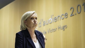 La défense risquée et offensive de Marine Le Pen au procès des assistants du RN