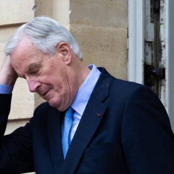 Hausse des impôts : Barnier augmente une taxe de 40%, tous les Français vont devoir la payer