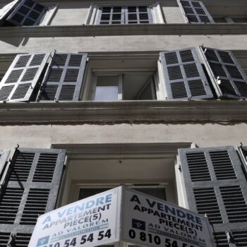 Le prix des logements anciens en France s'est établi en hausse de 0,2% au deuxième trimestre par rapport au trimestre précédent, mais sur un an il a reculé de 1,1%, selon l'indice Notaires-Insee