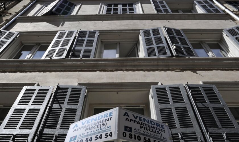 Le prix des logements anciens en France s'est établi en hausse de 0,2% au deuxième trimestre par rapport au trimestre précédent, mais sur un an il a reculé de 1,1%, selon l'indice Notaires-Insee