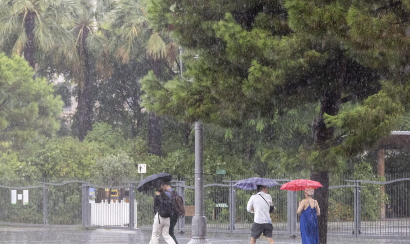 Météo : pluies intenses dans 43 départements, jusqu'à quand ?