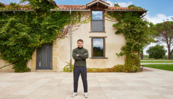 Pour les vacances de la Toussaint, Antoine Dupont offre un séjour dans sa maison familiale