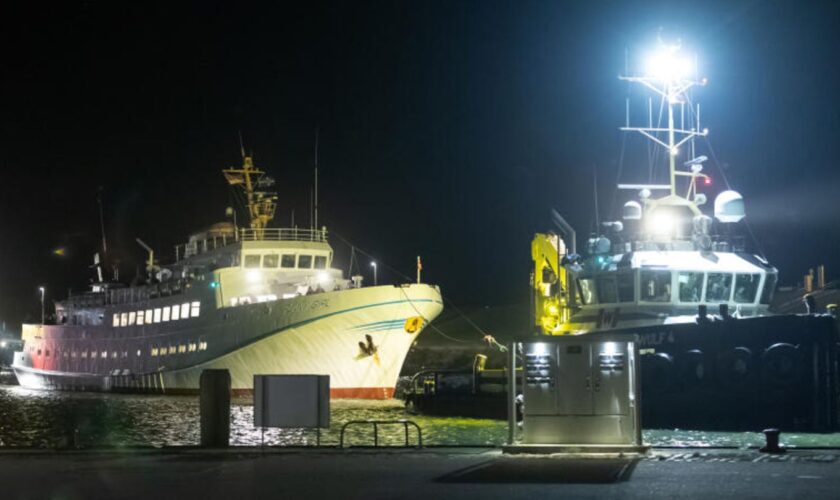 Havarie vor Helgoland: Fähre treibt steuerlos auf Nordsee – Passagiere berichten von Chaos-Überfahrt