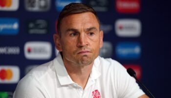 Kevin Sinfield to continue with England coaching role after agreeing new terms