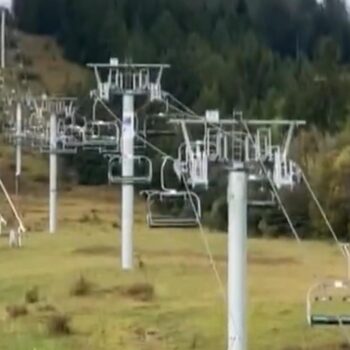 En Isère et dans les Alpes-de-Haute-Provence, deux stations de ski contraintes de fermer leurs portes