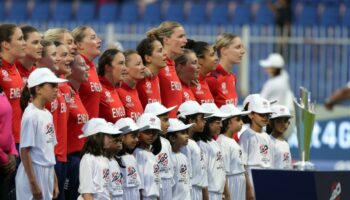 England vs South Africa: LIVE Women’s T20 World Cup latest score and updates as Smith takes early wicket