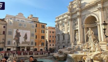 Beliebte Sehenswürdigkeit: Trevi-Brunnen bis auf Weiteres von Flatterband umgeben