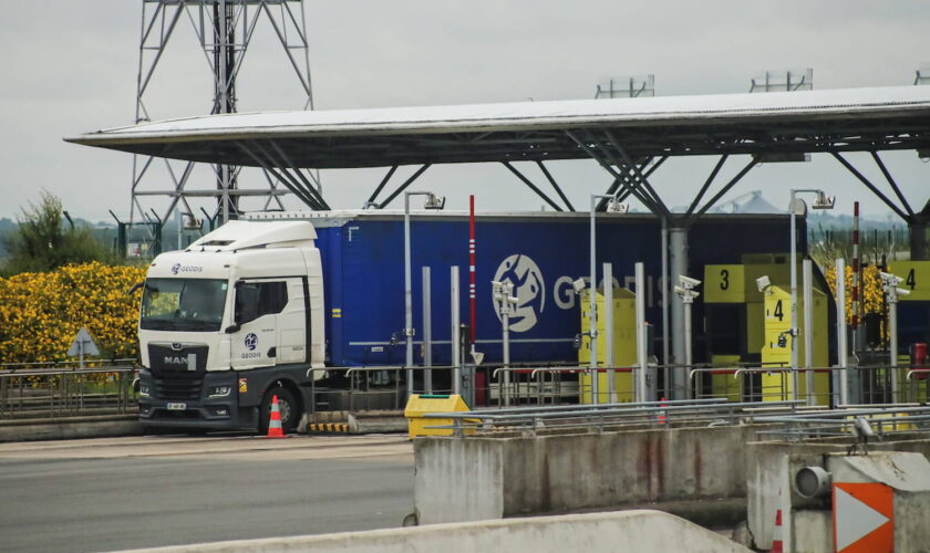 Taxe poids lourds en France : gronde des routiers en Alsace, de quoi s'agit-il ?