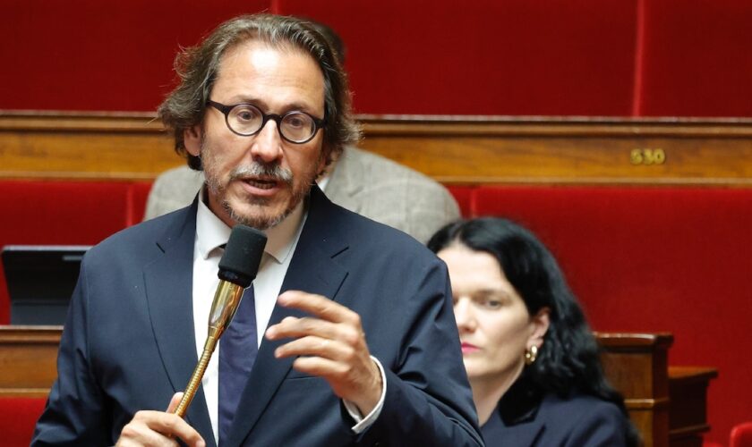 Le député socialiste Jérôme Guedj s'exprime à l'Assemblée nationale, à Paris, le 14 mai 2024